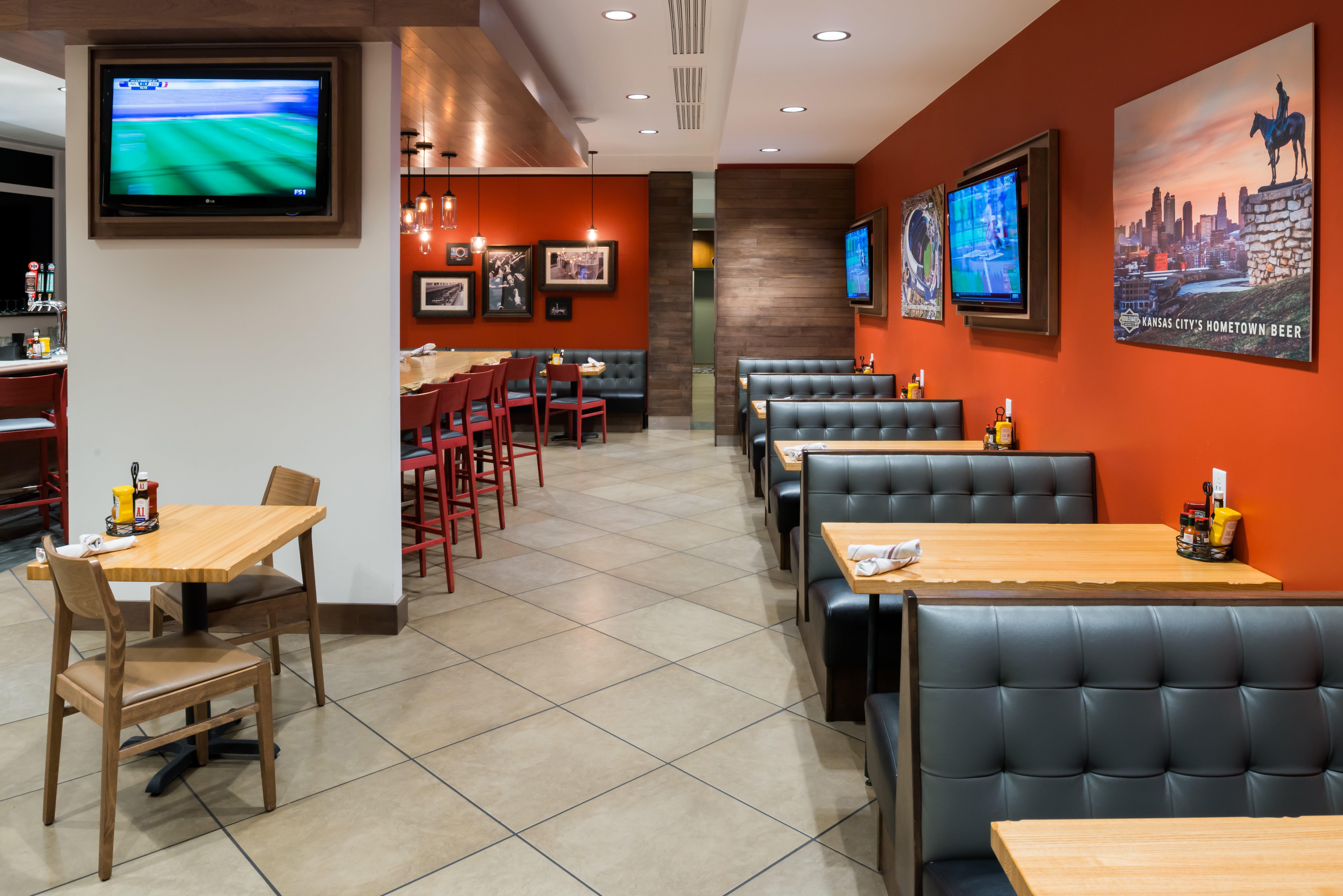 Kansas Airport By Ihg 2*