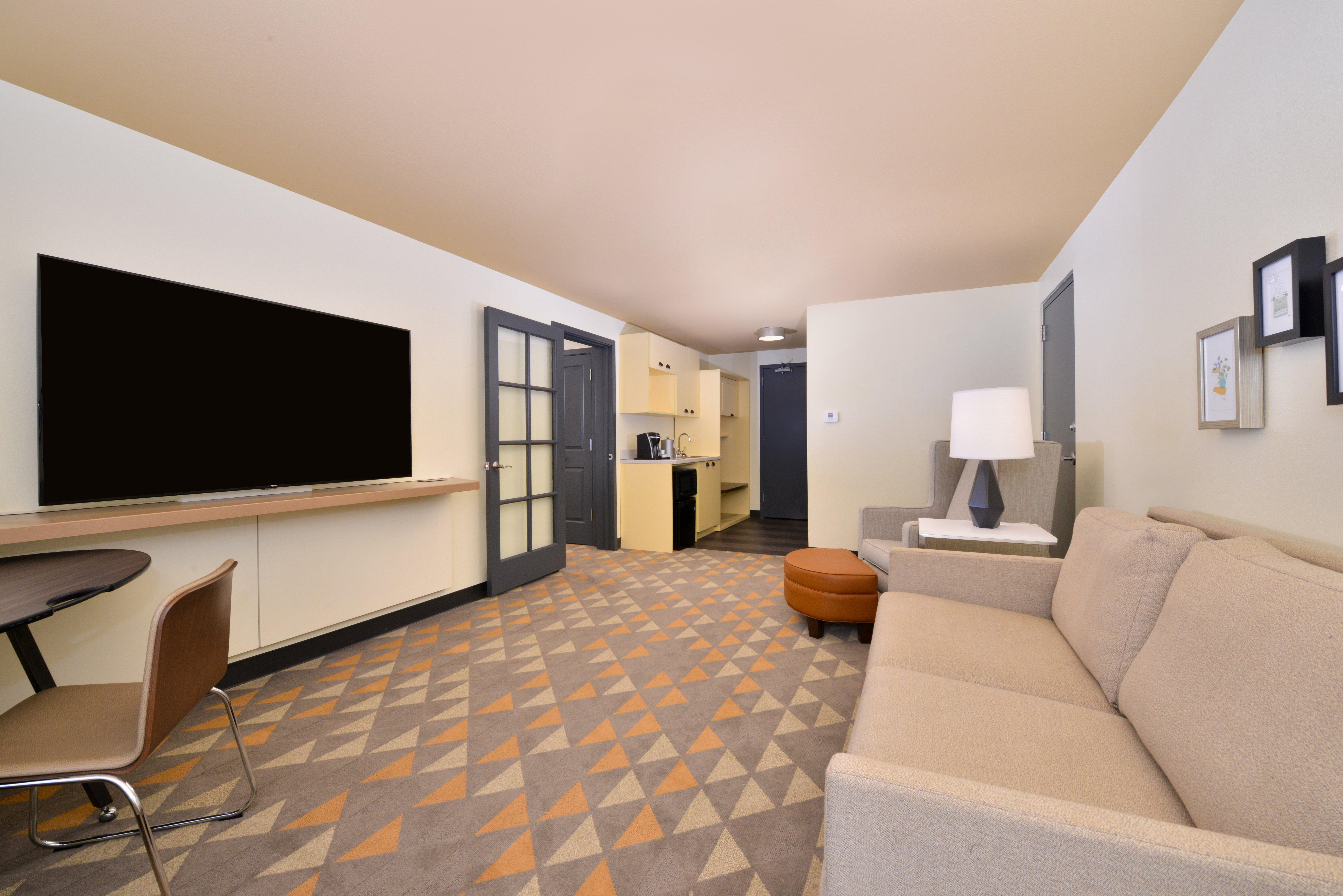 Kansas Airport By Ihg Hotel