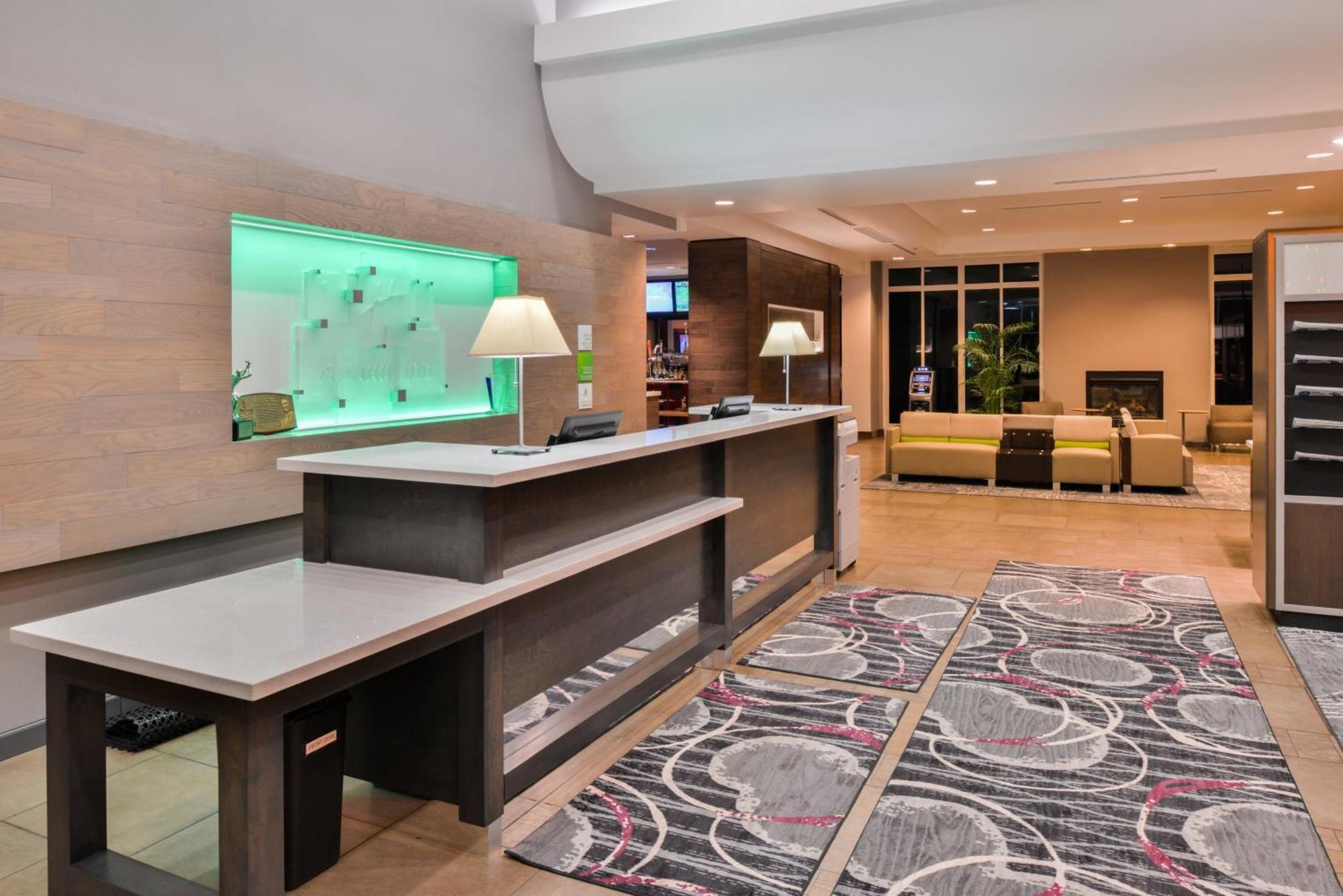 Kansas Airport By Ihg
