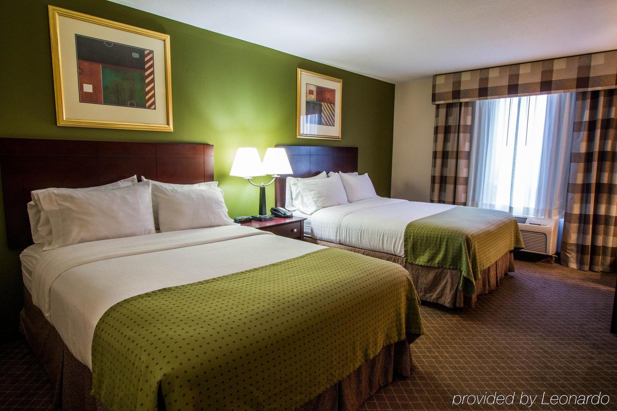 Kansas Airport By Ihg 2*