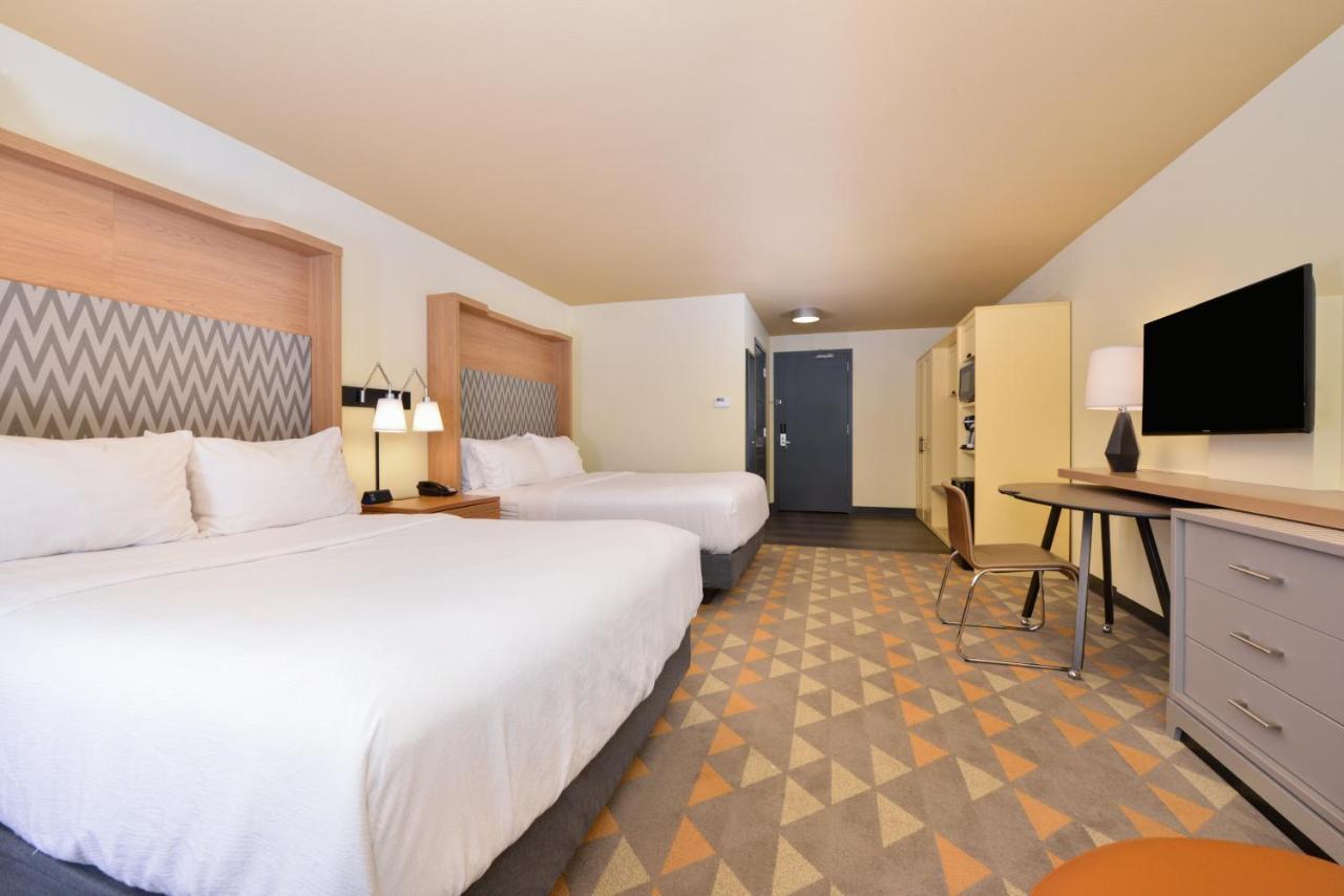 Kansas Airport By Ihg